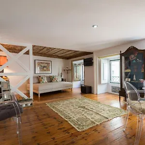 Appartamento Charming Travessa Do Alcaide, Lisbona